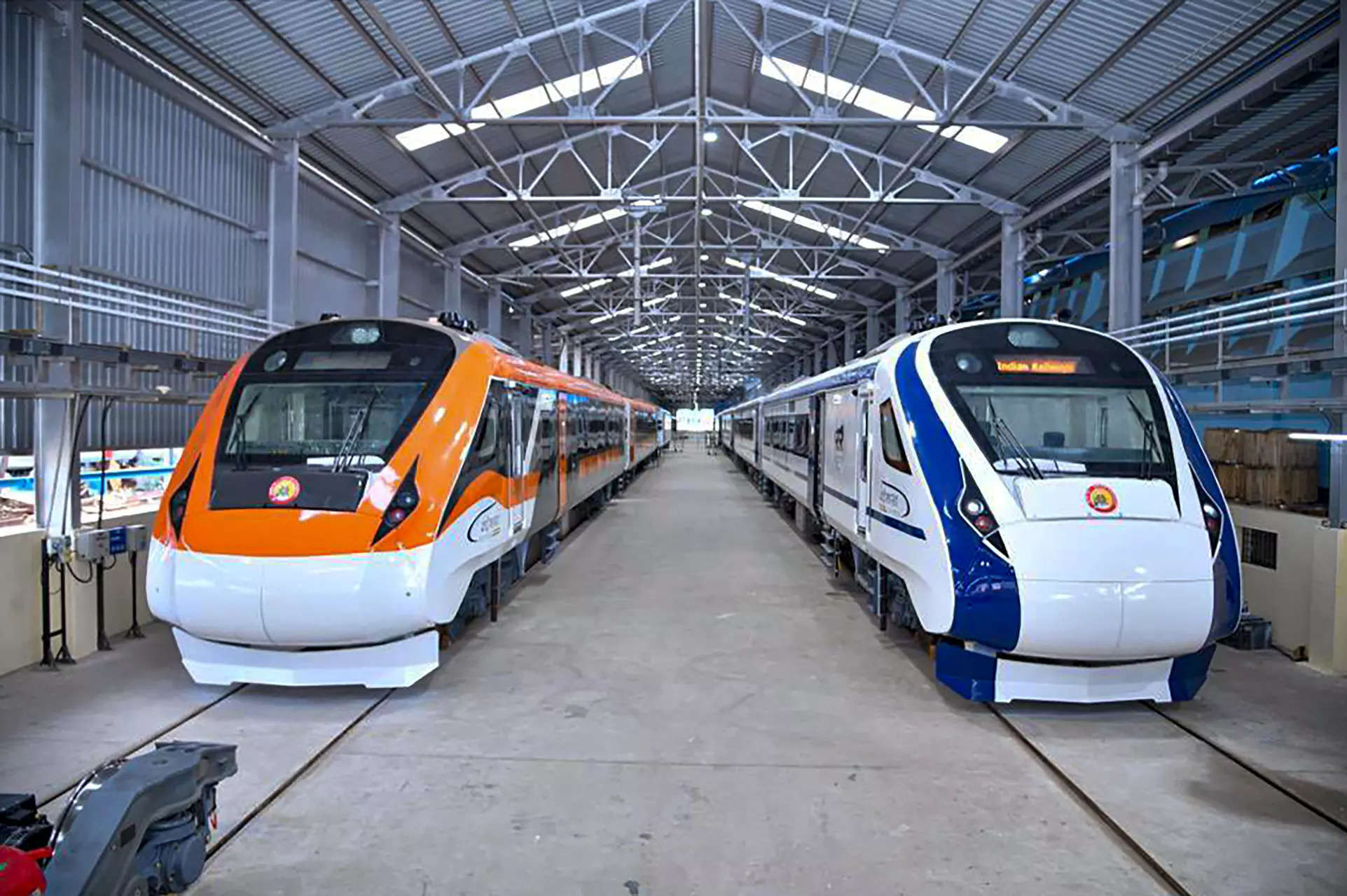 Vande Bharat Express,Engine,Chittaranjan Locomotive Works,West Bengal