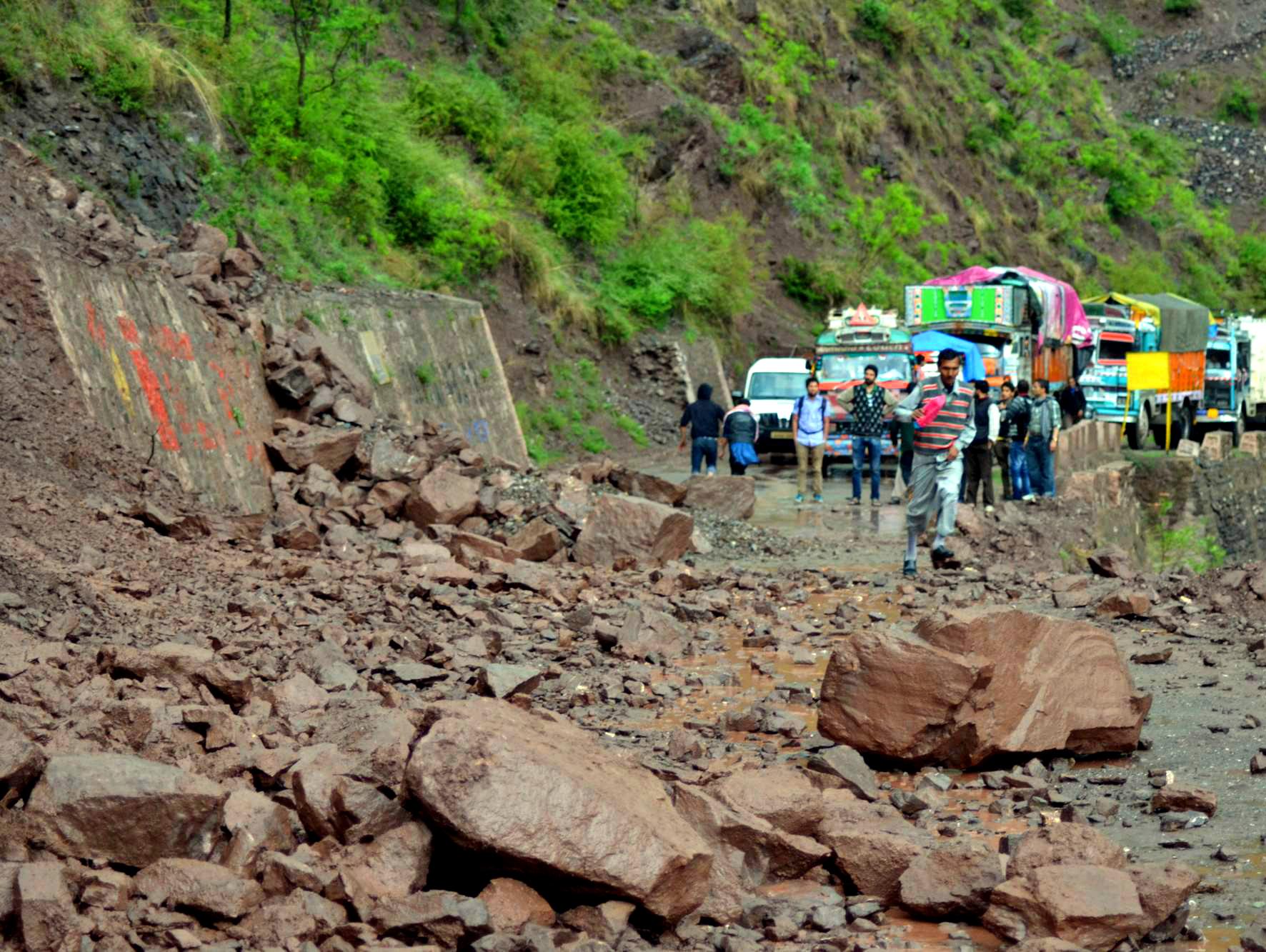 Amarnath Yatra,Jammu Kashmir,Landslide,Jammu Srinagar National Highway