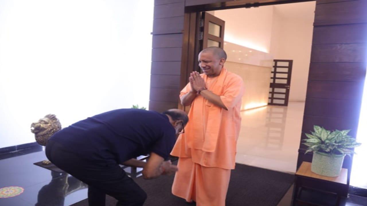 Rajinikanth,CM Yogi Adityanath,Lucknow,Lata Rajinikanth,thalaiva.