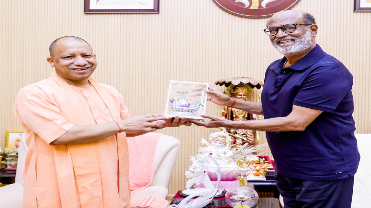 Rajinikanth,CM Yogi Adityanath,Lucknow,Lata Rajinikanth,thalaiva.