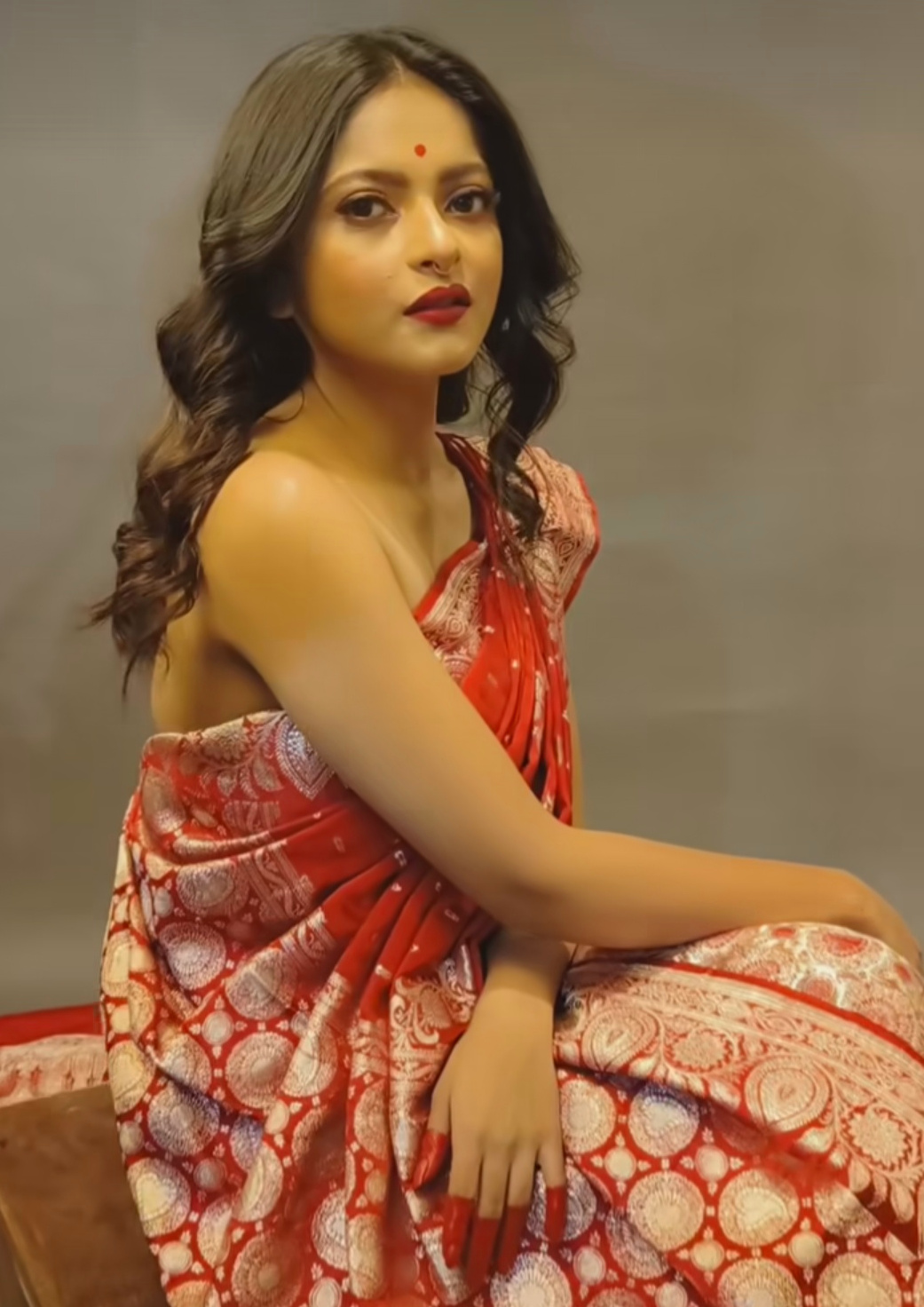 Tollywood,Bengali Actress,Diya Mukherjee,Bengali Serial,Mithai,Bridal look,Photoshoot,Social media,Viral