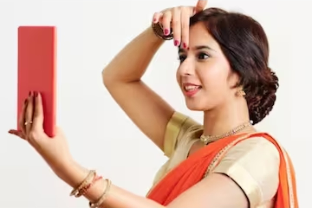 Indian Culture,Bindi,Bindi Style,Kumkum,Importantance of kumkum