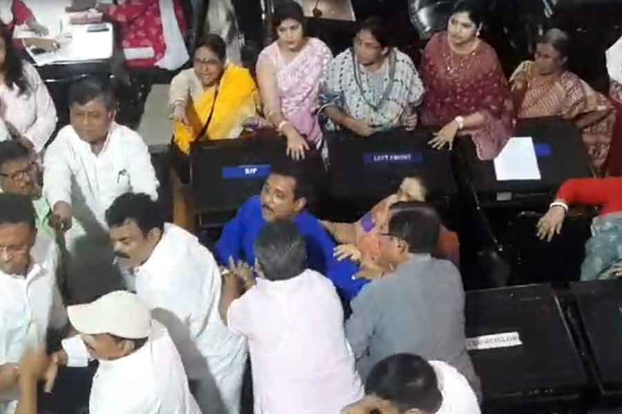 TMC,BJP,Clash,Kolkata Municipal Corporation
