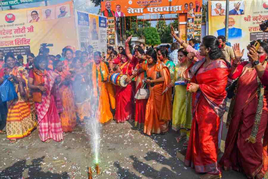 Womens Reservation Bill,Narendr Modi,BJP,Congress,Implementation