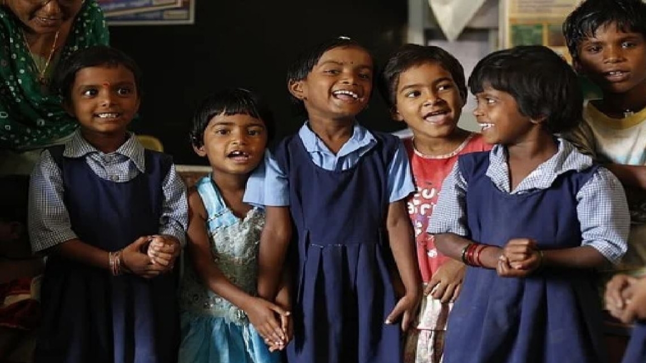 Education,Madhya Pradesh,Viral Video,Shivraj Singh Chauhan