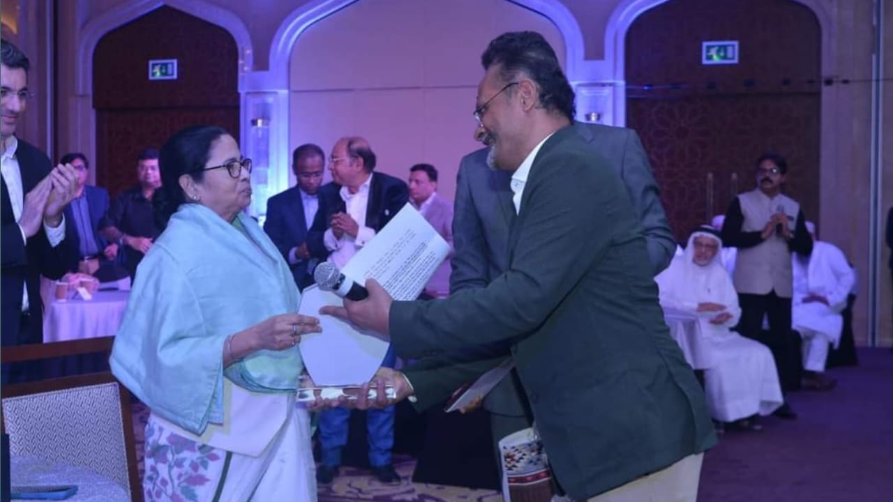 Mamata Banerjee,Dubai,entertainment,song ae mere watan ke logo
