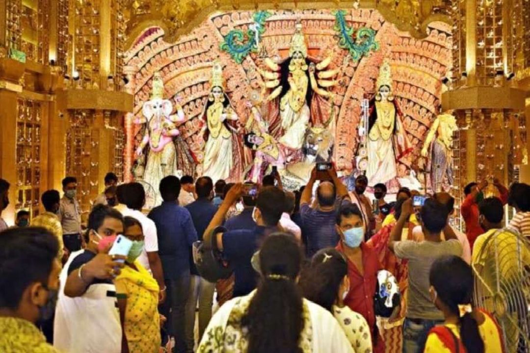 WB,Durga Puja,Festival,Religion,Kolkata Police