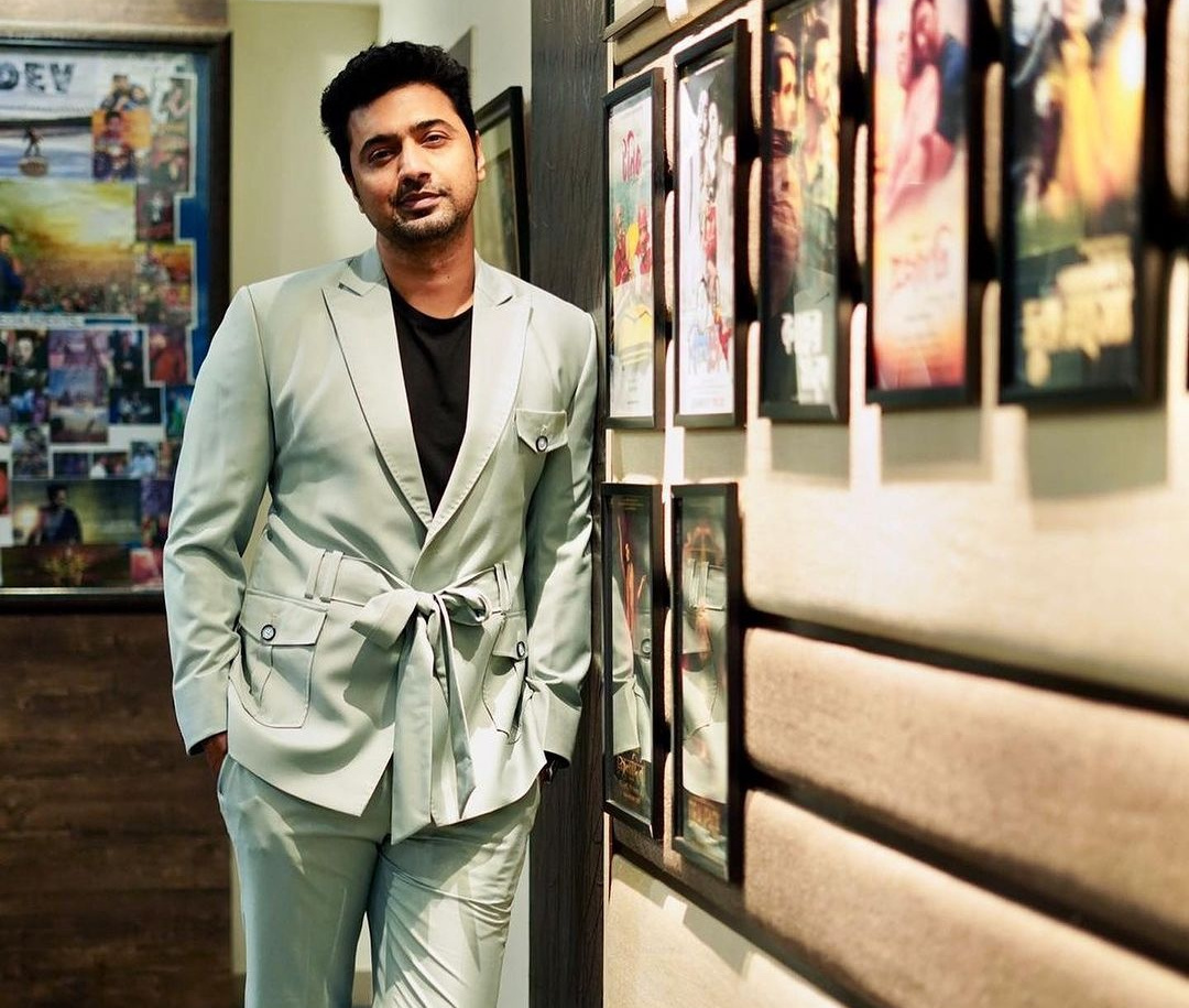 Tollywood,Movie,Highest grossing,Dev,Jeet,Prosenjit Chatterjee