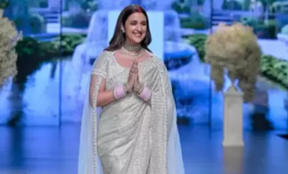 Bollywood,Actress,Pariniti Chopra,Social media,Viral