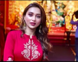 মিমি চক্রবর্তী,স্পেশাল লুকস,সপ্তমী - দশমী,টলিউড,পুজোর সাজ
