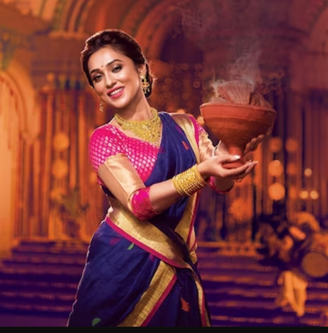মিমি চক্রবর্তী,স্পেশাল লুকস,সপ্তমী - দশমী,টলিউড,পুজোর সাজ