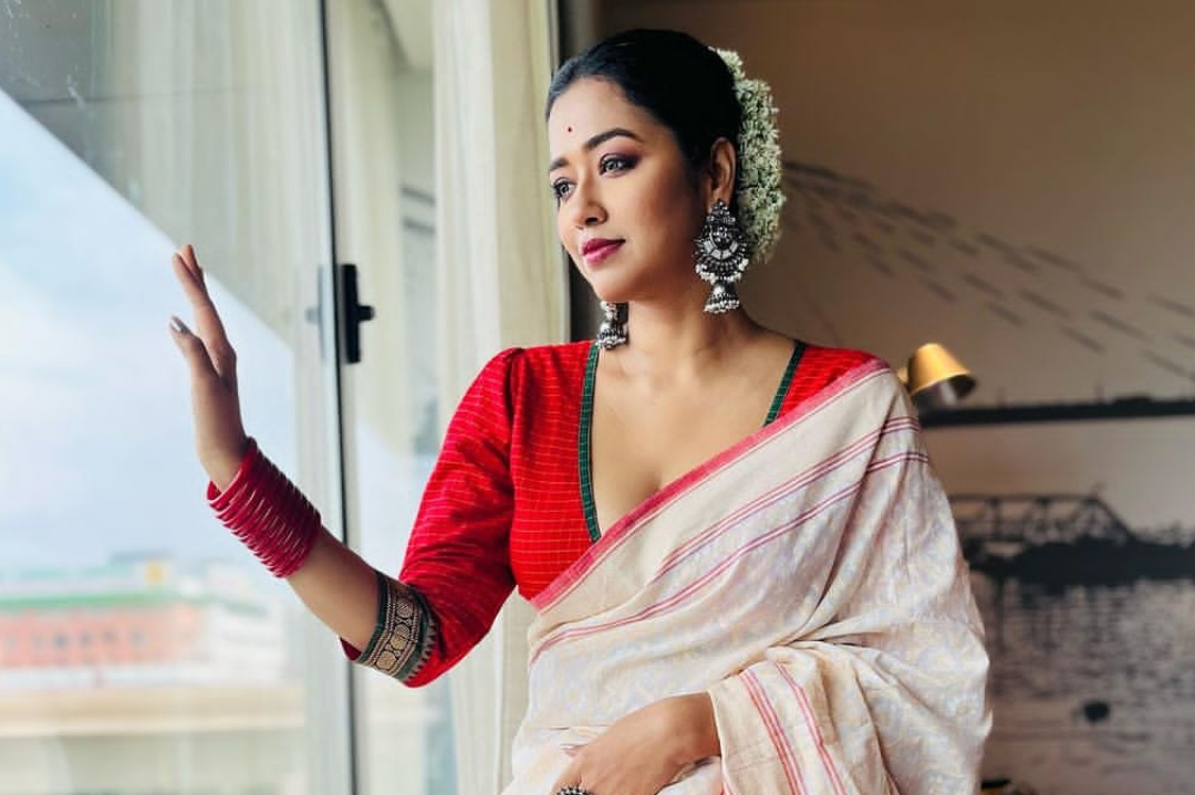 Tollywood,Entertainment,Bengali Movie,Webseris,Bengali Actress,Sohini Sarkar,Social media,Saree look,Viral